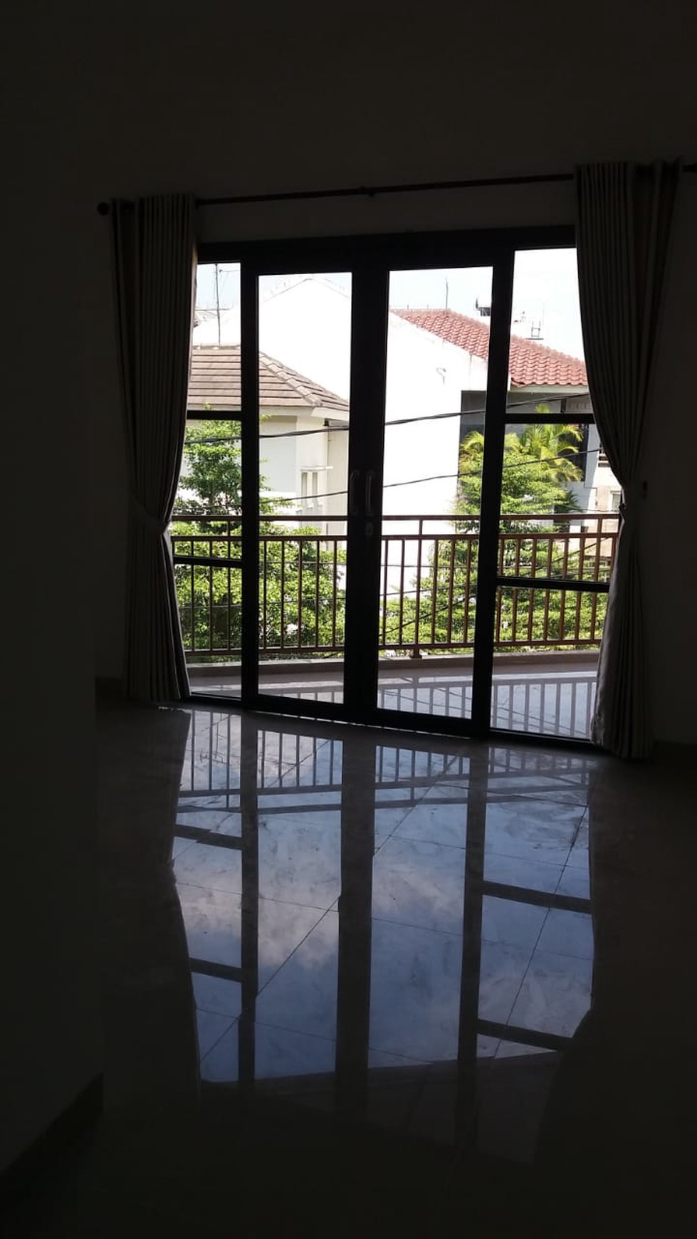 Rumah Siap Huni, Exterior Elegan, Hunian Nyaman @Kucica, Bintaro