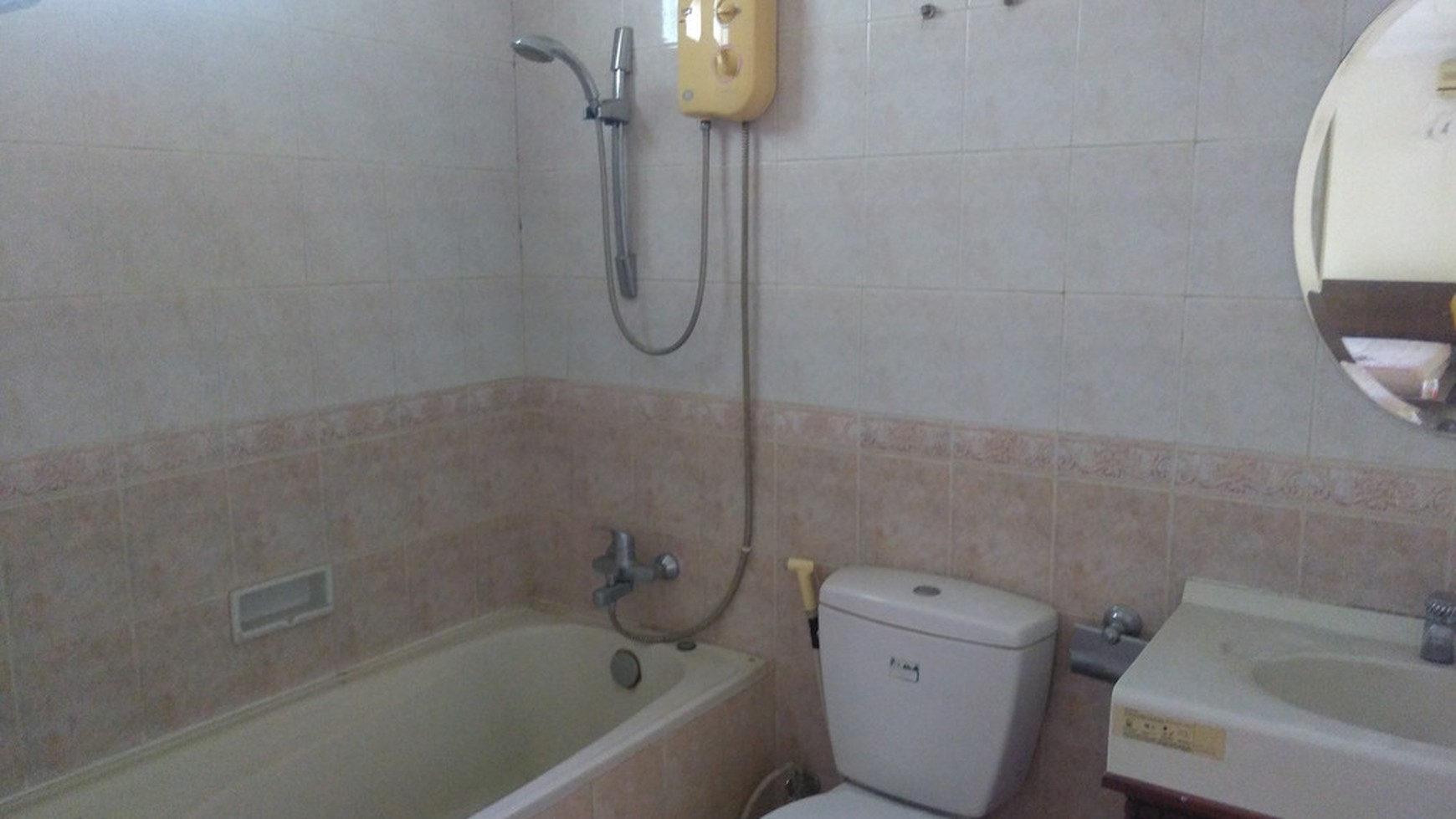 Di sewa rumah cantik furnish di kota wisata cibubur siap huni