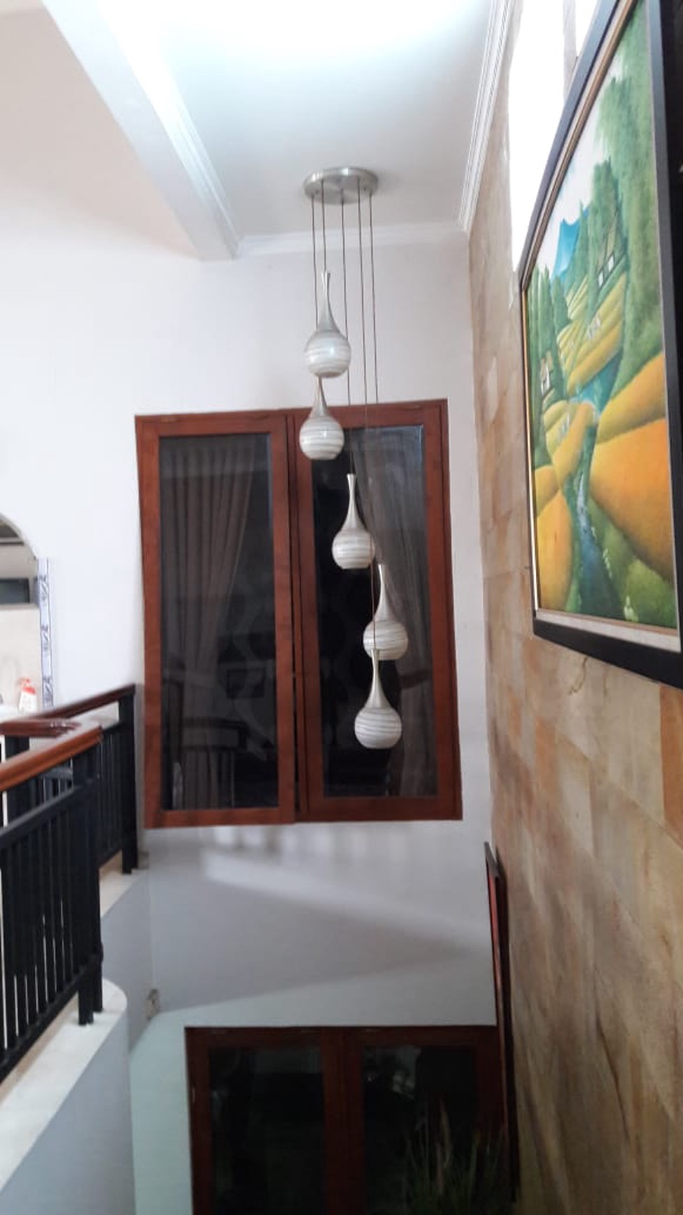 Rumah Siap Huni, Hunian Nyaman dan Exterior Mewah Nan Elegan @Mertilang, Bintaro