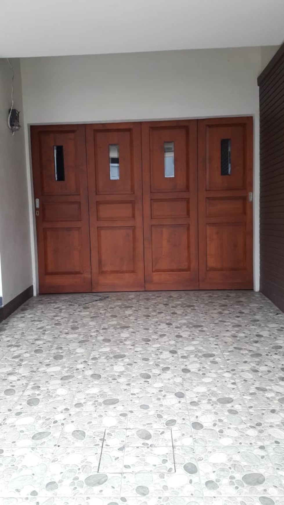 Rumah Siap Huni, Hunian Nyaman dan Exterior Mewah Nan Elegan @Mertilang, Bintaro