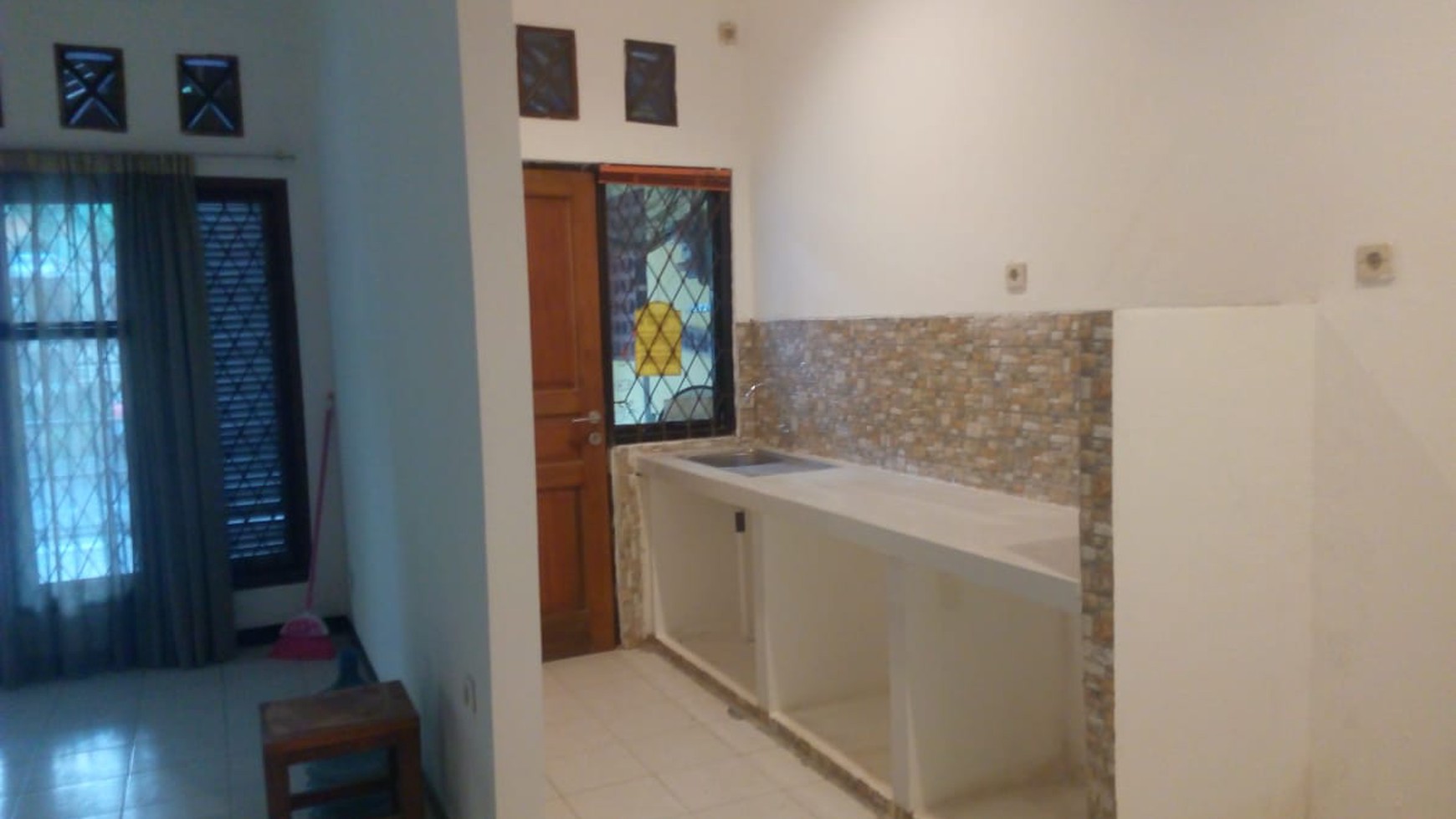 Rumah Minimalis, Hunian Nyaman dan Asri @Graha Raya Bintaro