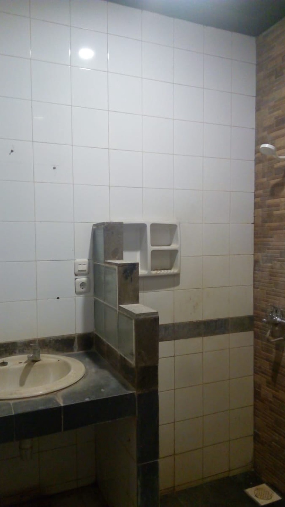 Rumah Minimalis, Hunian Nyaman dan Asri @Graha Raya Bintaro