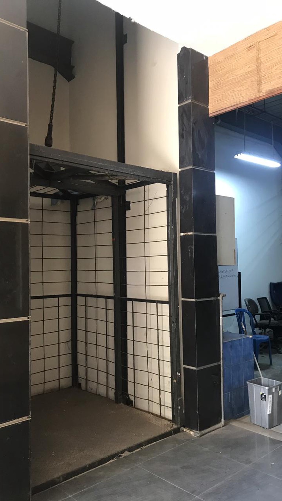 Lokasi strategis cocok untuk usaha / kantor