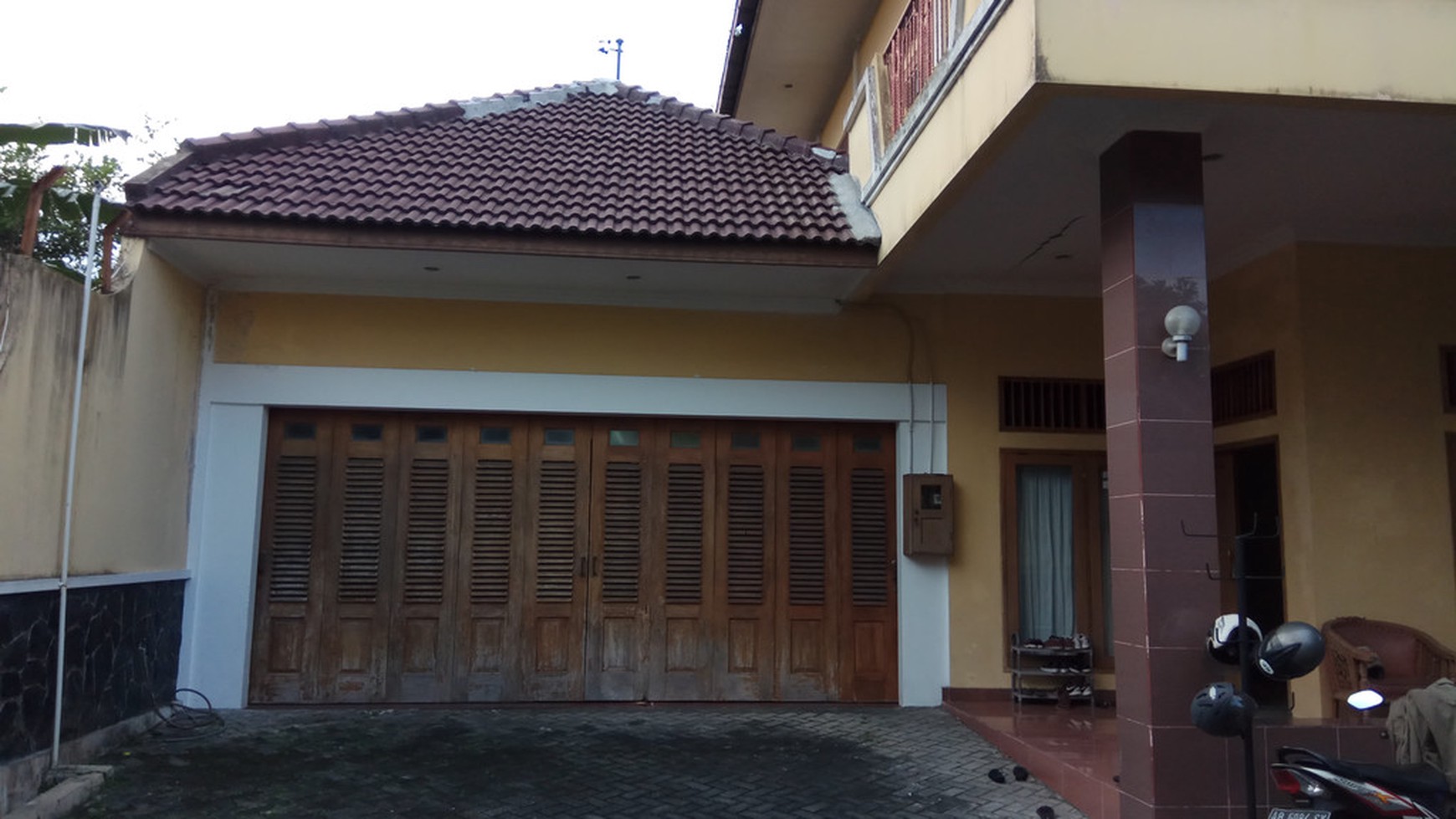 RUMAH TINGGAL CUKUP LUAS  UNTUK KELUARGA DI PANDEGA ASIH, DEPOK, SLEMAN