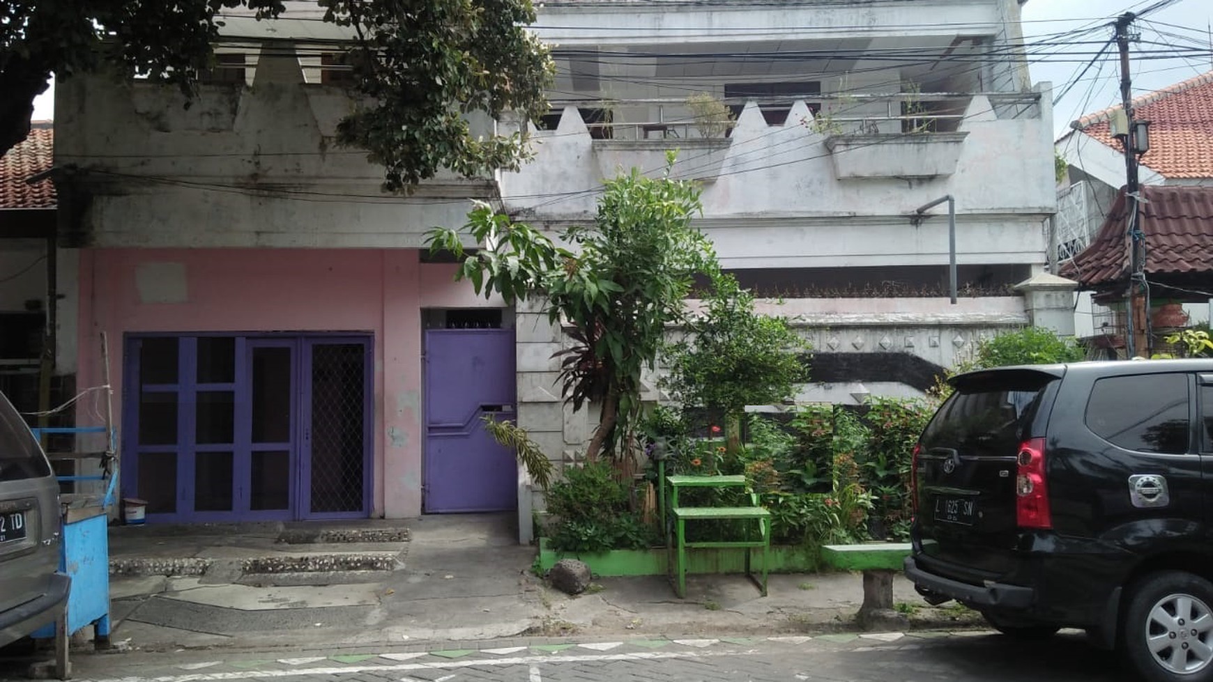 Rumah 2 Lantai Nyaman & Asri di Jalan Kamboja