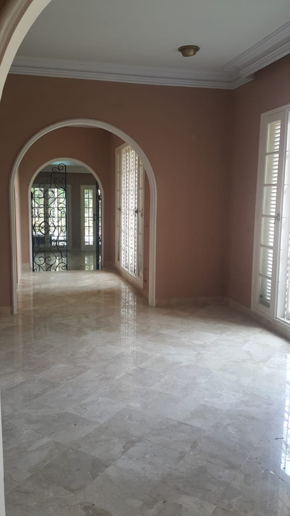 Dijual Rumah Bagus Di Jl Lembah Cirendeu