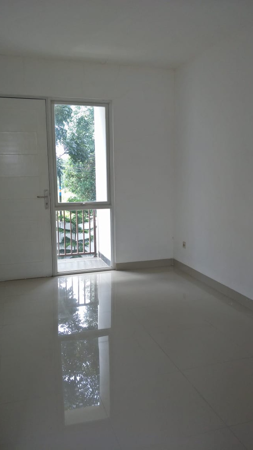Rumah siap huni, nyaman, lokasi strategis @Mahagony Groove Ciater BSD