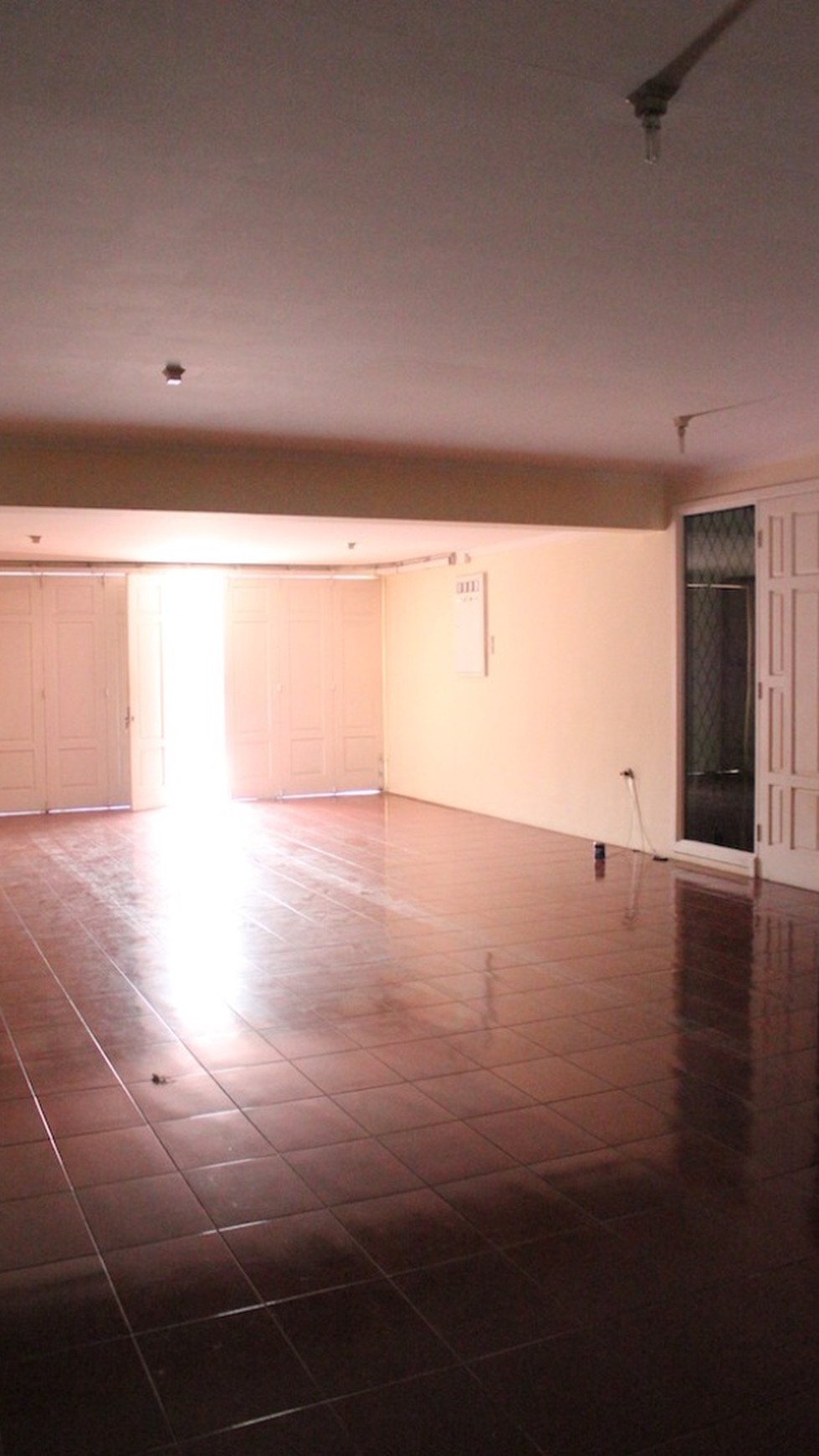 RUMAH LUAS ASRI SIAP HUNI  DEKAT TOLL DENGAN AKSES SANGAT STRATEGIS DI PANGKALAN JATI PONDOK LABU