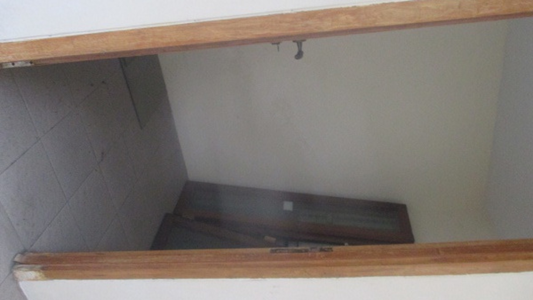 Dijual rumah di JL. Kenanga Uwung jaya