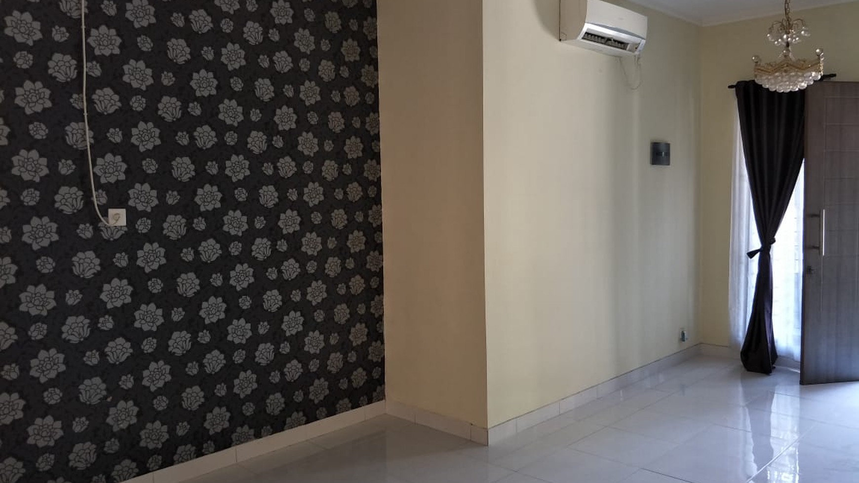 Disewakan Rumah Siap Huni, Nyaman, dan Hunian Asri @Emerald Garden, Bintaro