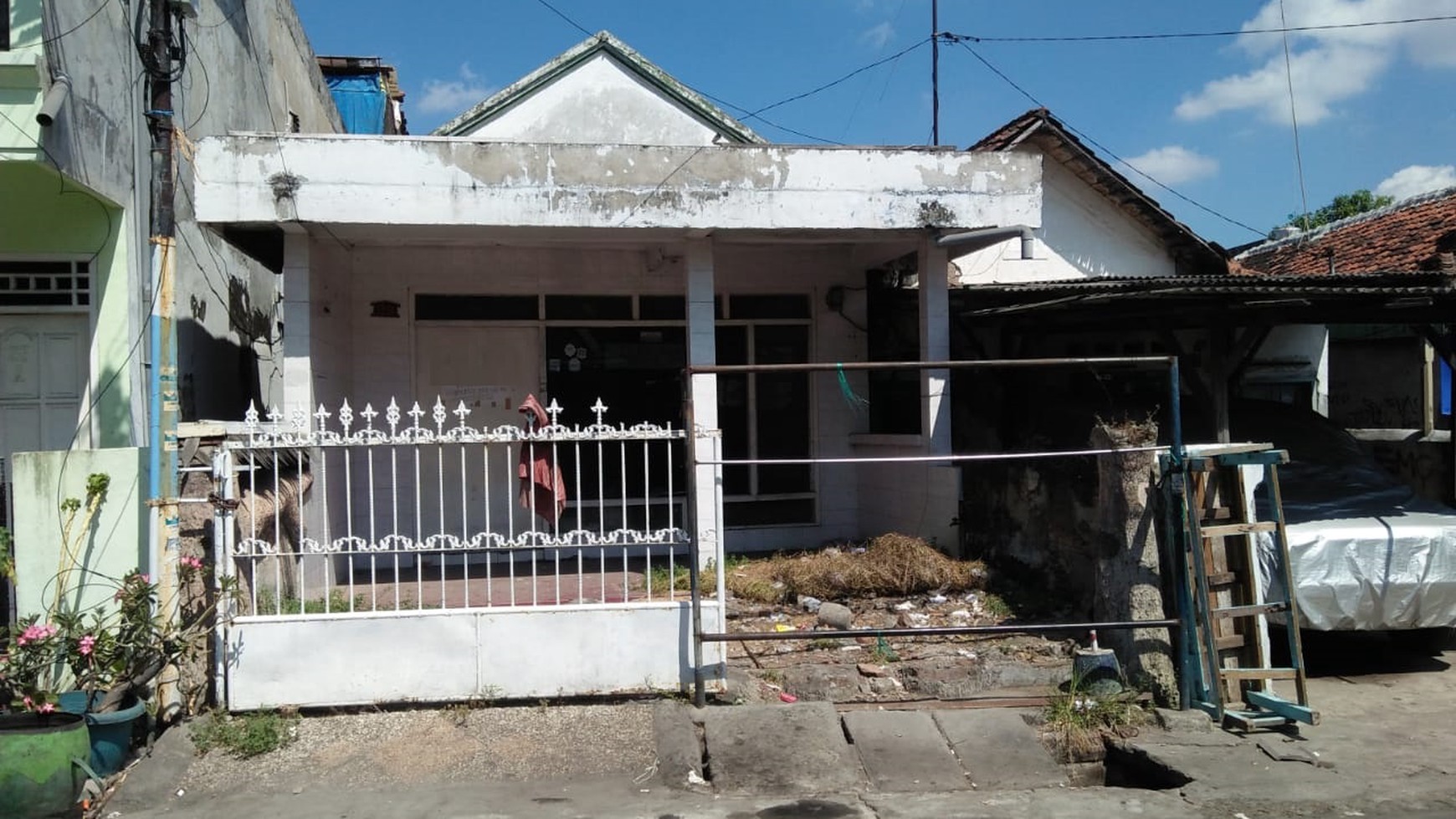 Rumah Tengah kota Surabaya, jalan Kedung Klinter