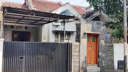 Rumah Nyaman dan Siap Huni di Kawasan Graha Raya, Bintaro