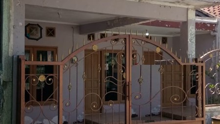 Rumah 1.5 lantai Nginden Baru