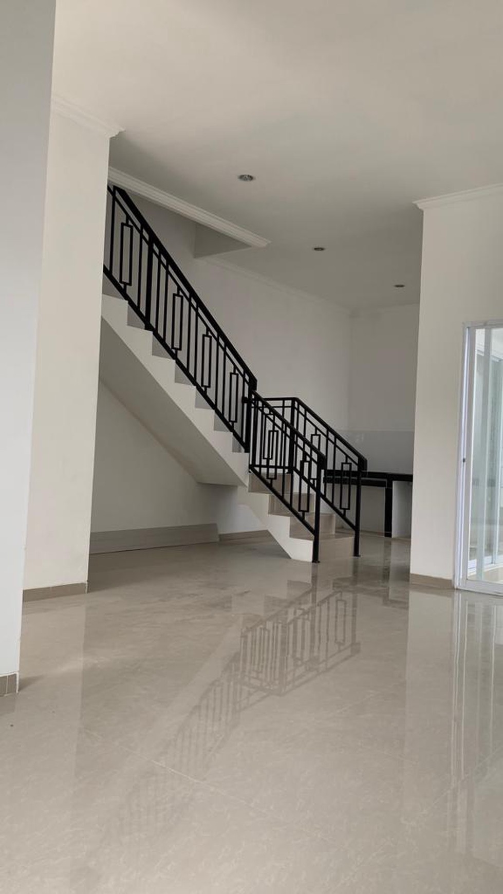 Jual Rumah di Cluster Madison Jatiraya Depok