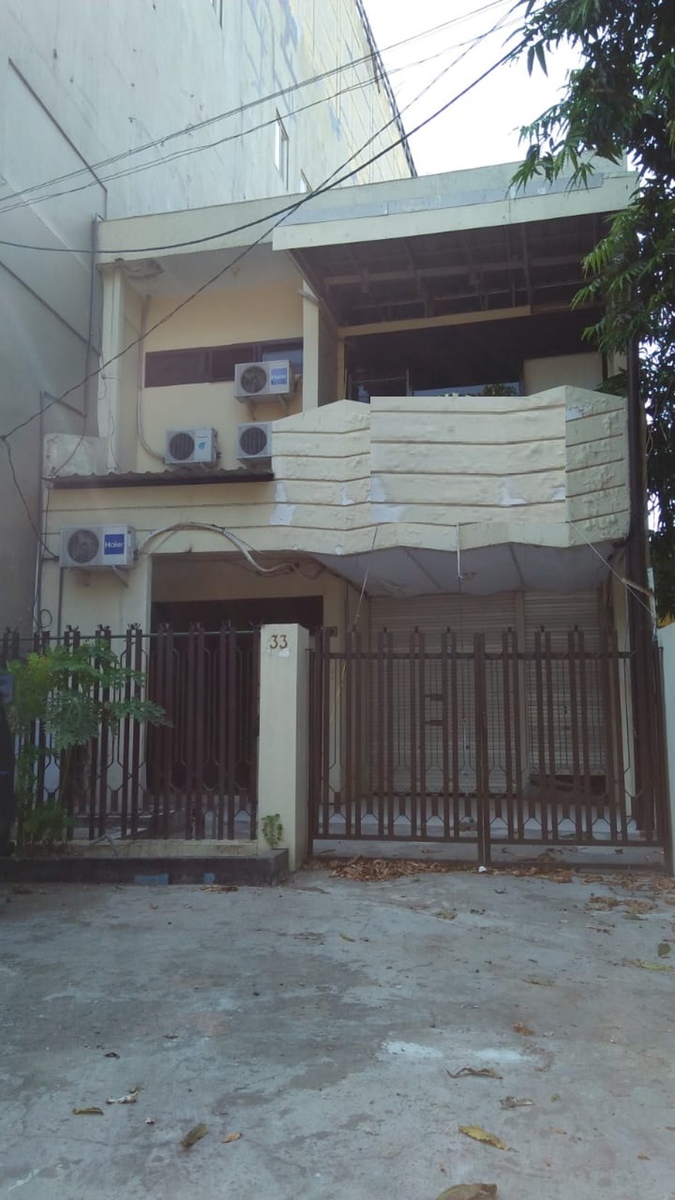 Rumah 2 lantai tengah kota jalan Irian Barat