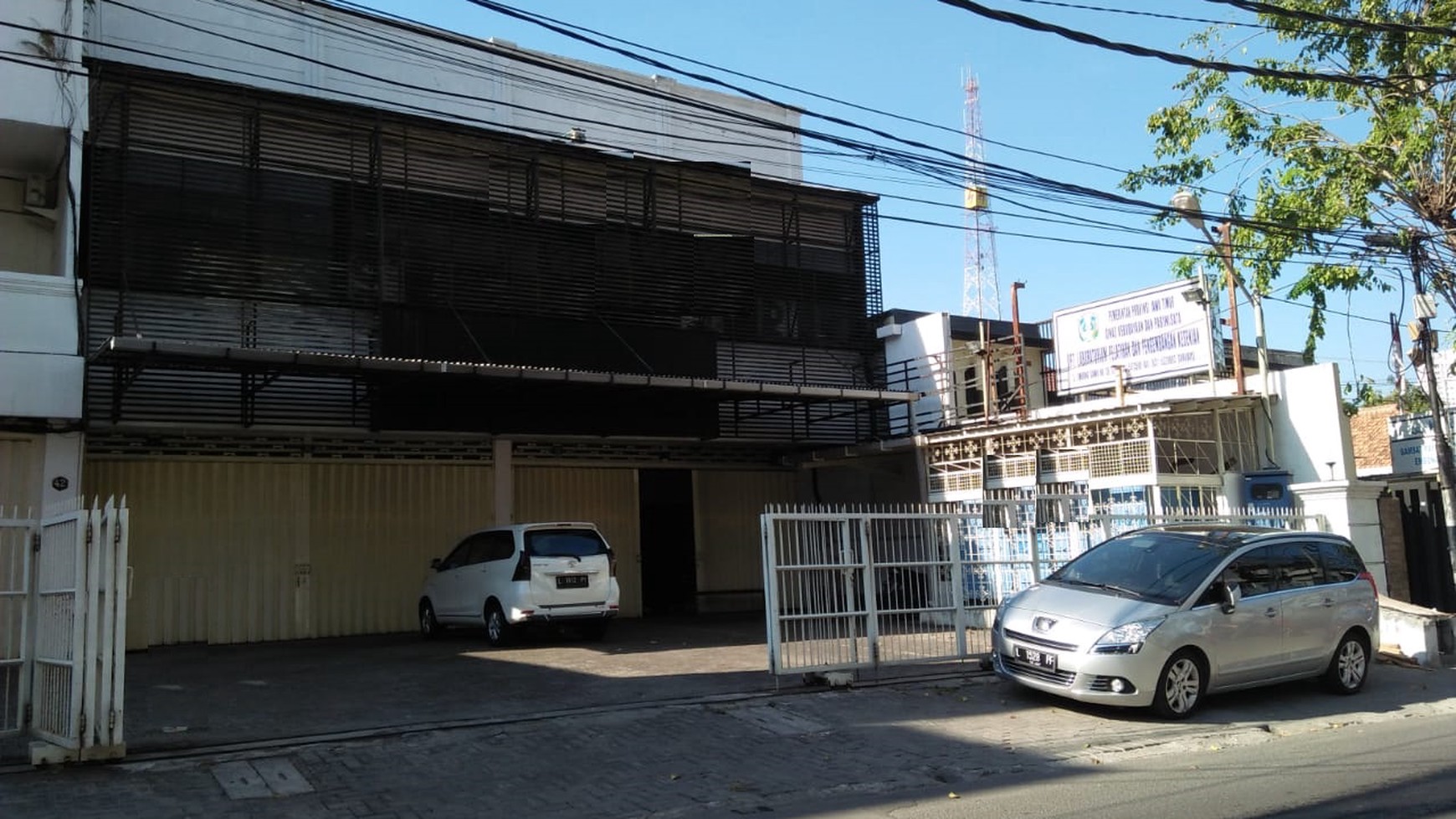 Kantor Row Parkir Luas Jalan Embong Sawo