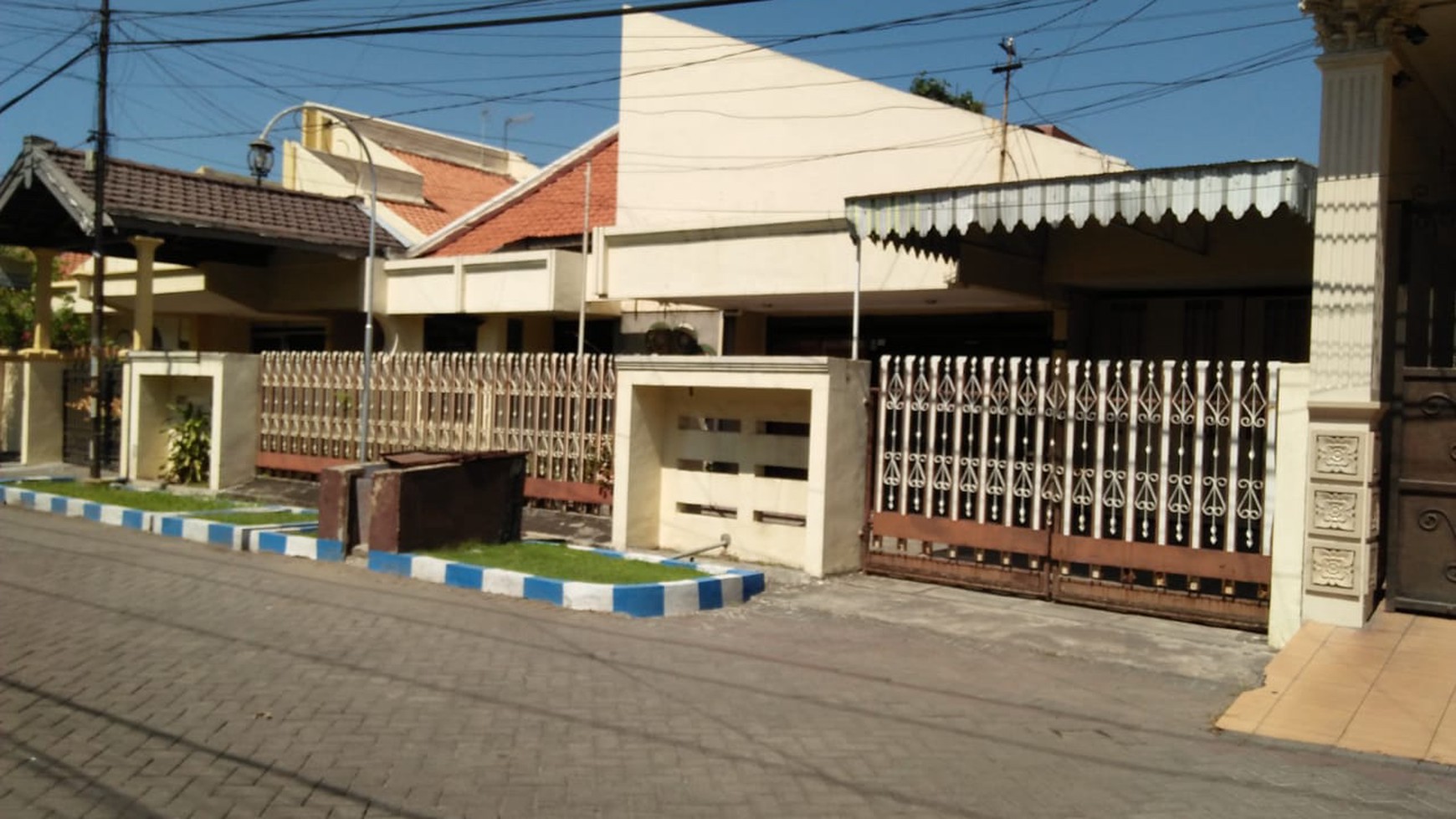 Rumah Nyaman dan Asri di Manyar kertoarjo