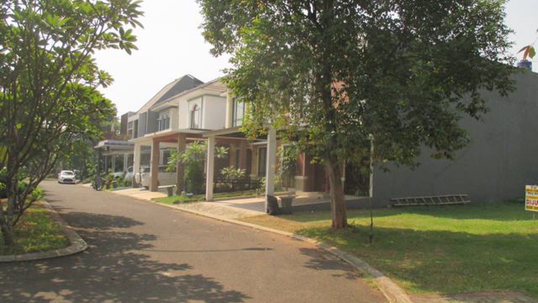 Dijual kavling lokasi strtegis, depan sekolah Al-Azhar, samping Taman Kota 1, murah bisa nego