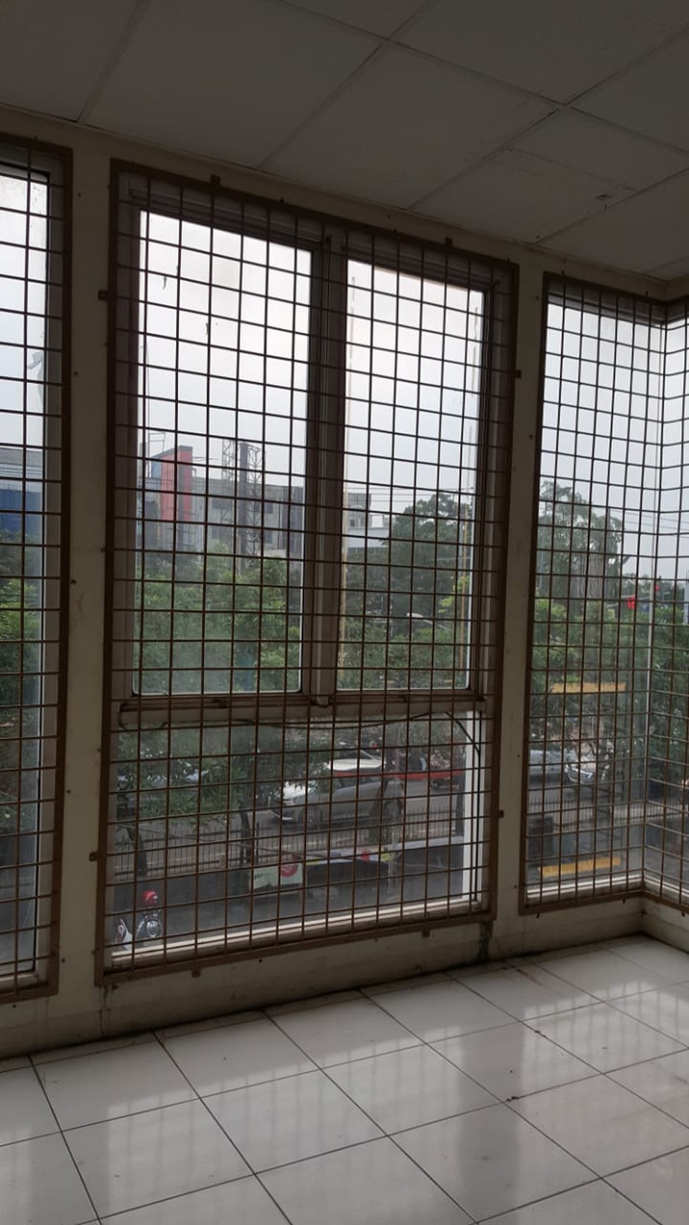 Diual Ruko Di JL. Imam Bonjol Karawaci