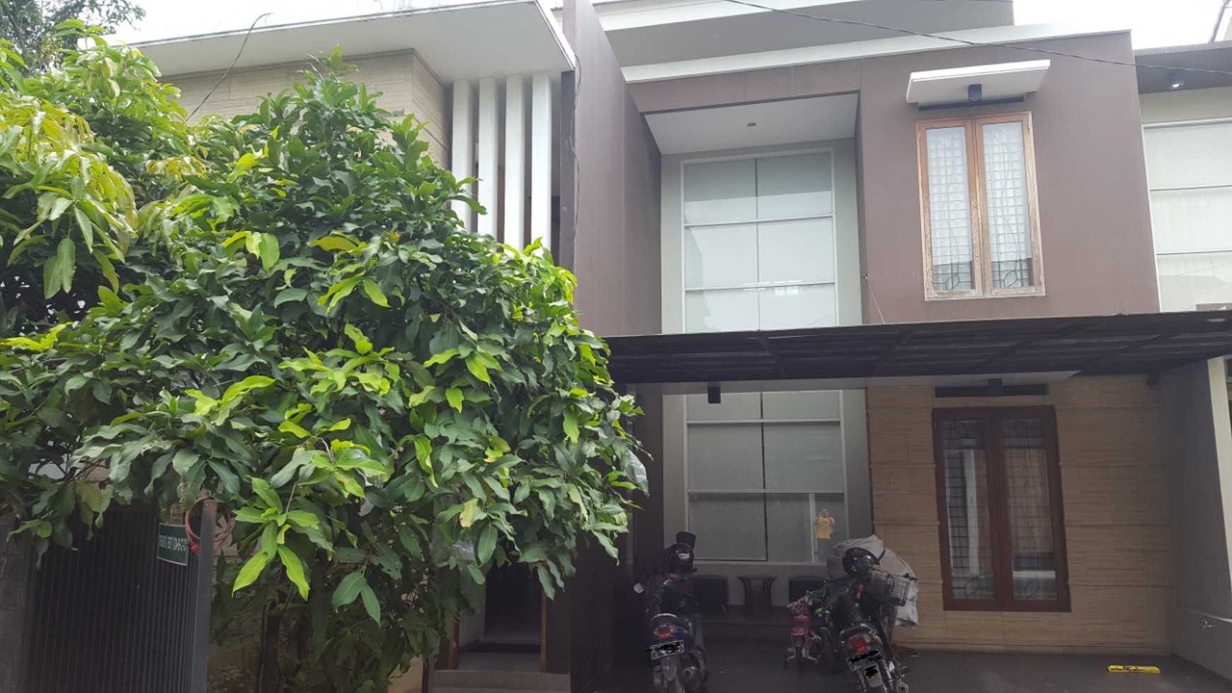 Rumah Siap Huni, Exterior Elegan, Hunian Nyaman dan Asri @Pisok, Bintaro