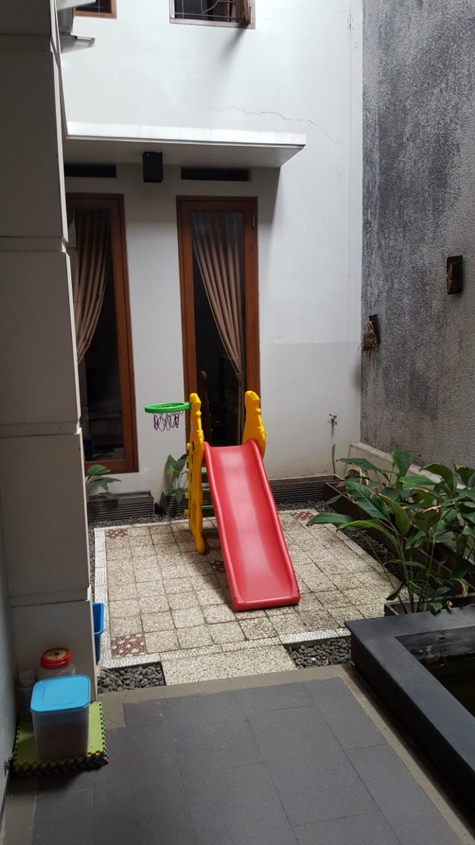 Rumah Siap Huni, Exterior Elegan, Hunian Nyaman dan Asri @Pisok, Bintaro