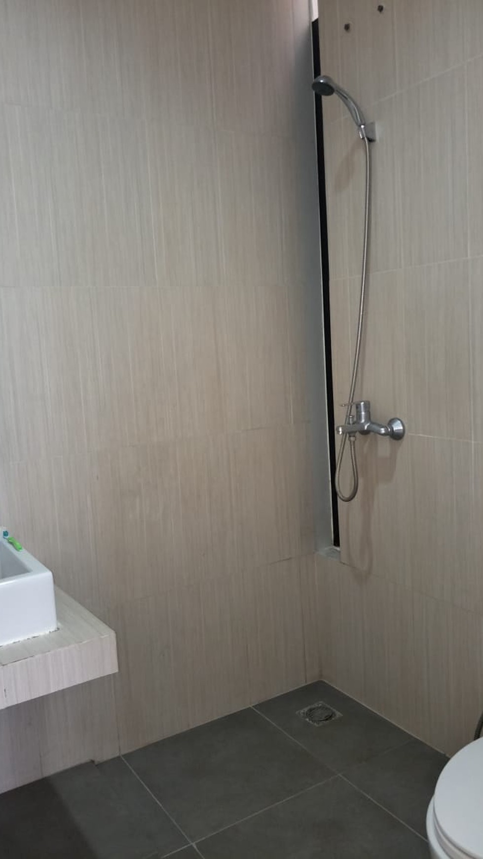 Disewakan Rumah Siap Huni, Hunian Nyaman dan Asri @Discovery Eola, Bintaro