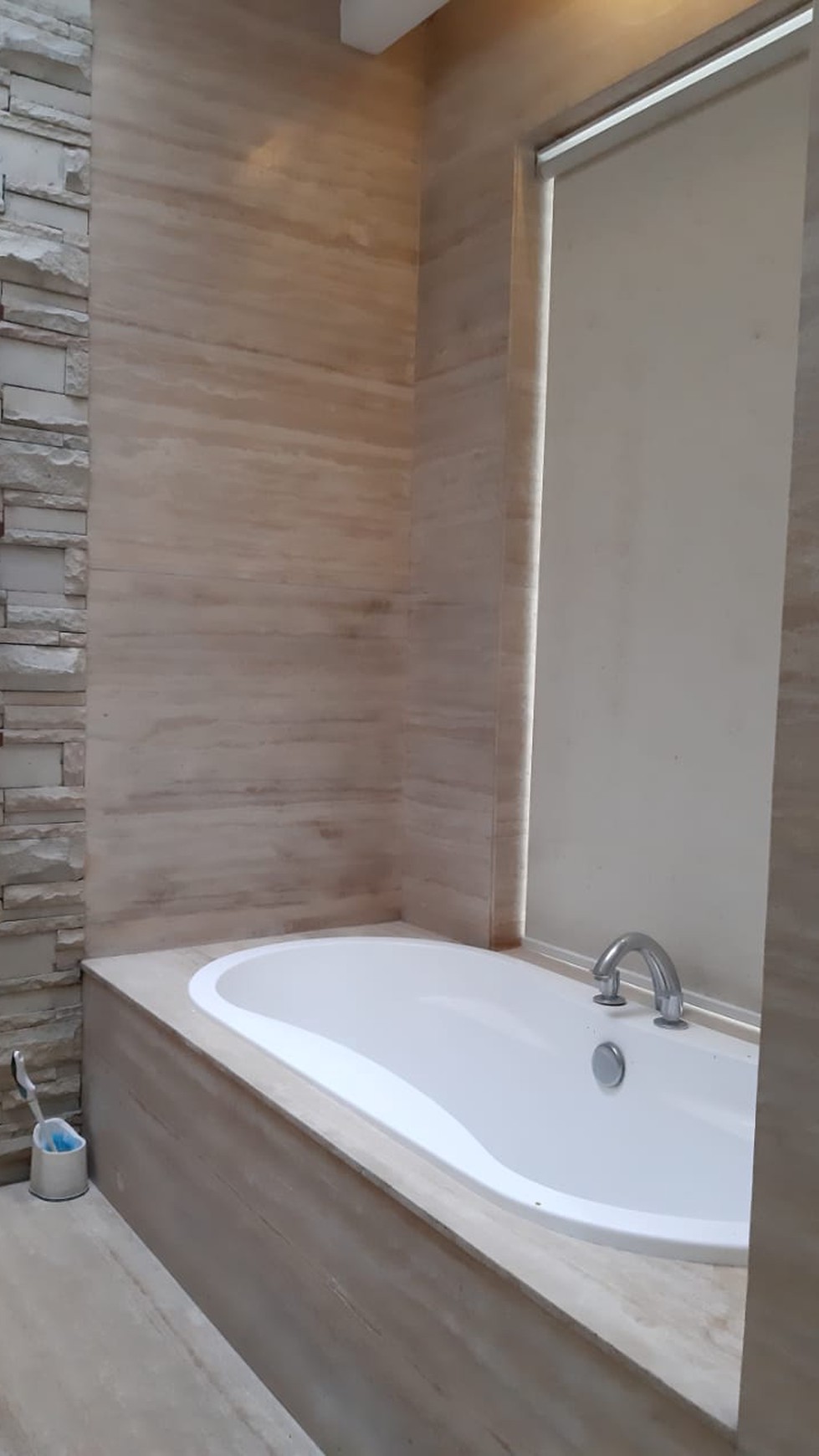 Dijual Rumah Bagus Di Jl Qadr, Karawaci, Tangerang