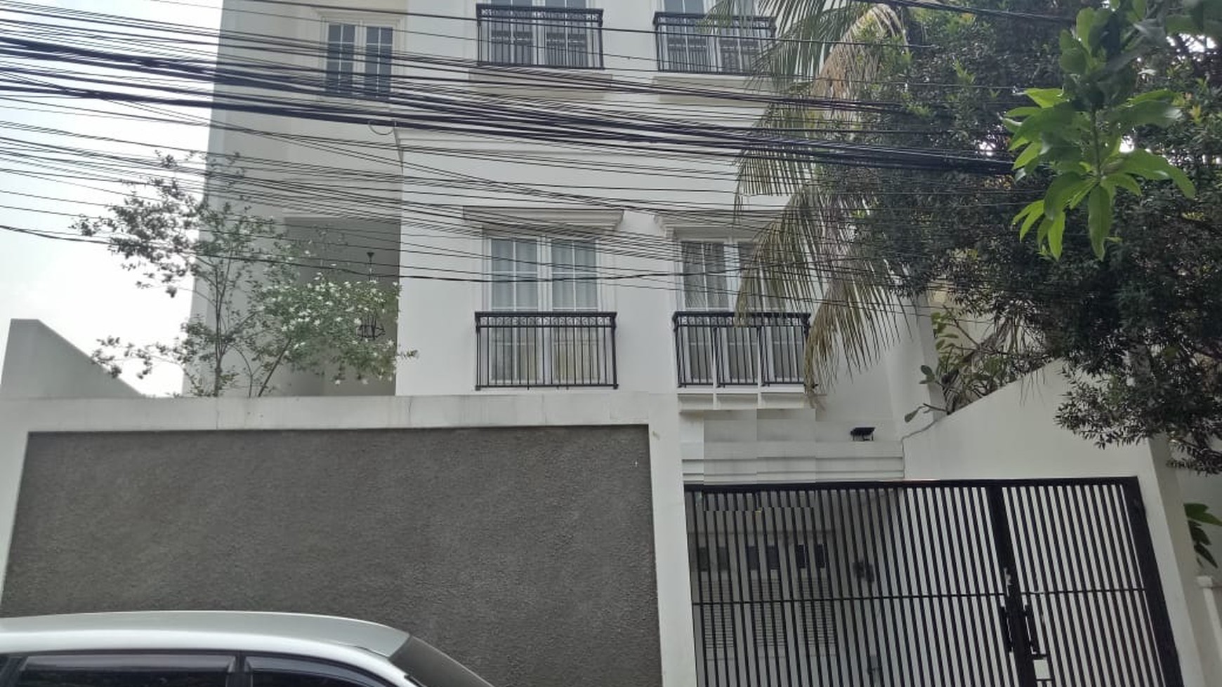 Rumah Cantik, Brand New  di Kemang Jakarta Selatan