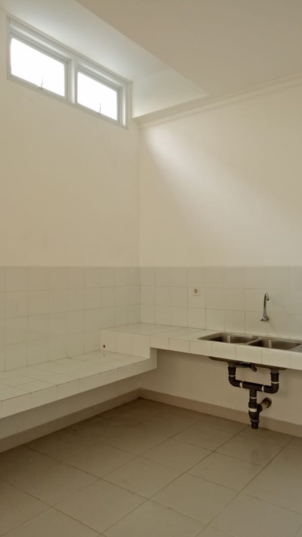 Rumah Cantik, Brand New  di Kemang Jakarta Selatan