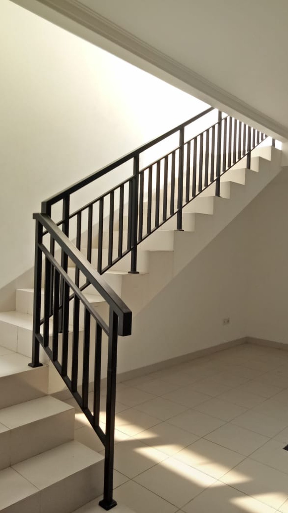 Rumah Cantik, Brand New  di Kemang Jakarta Selatan