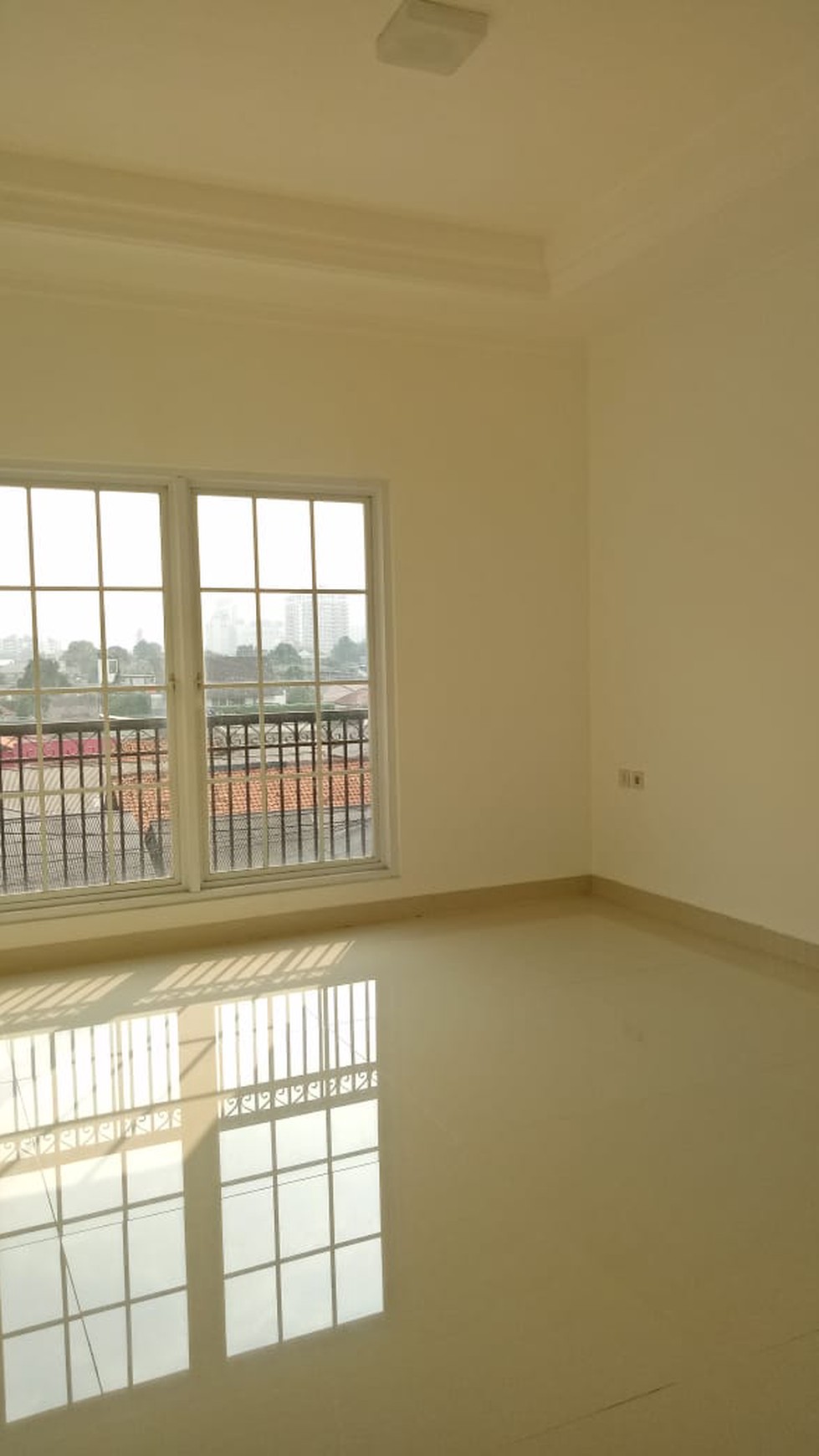 Rumah Cantik, Brand New  di Kemang Jakarta Selatan