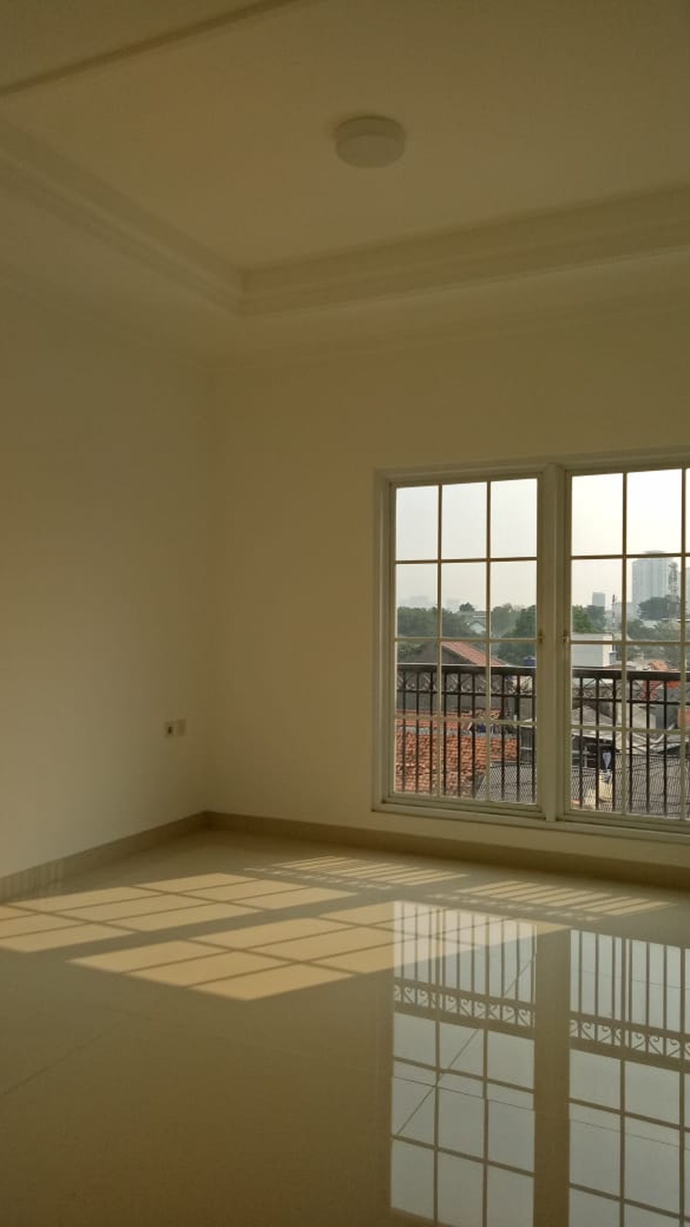 Rumah Cantik, Brand New  di Kemang Jakarta Selatan