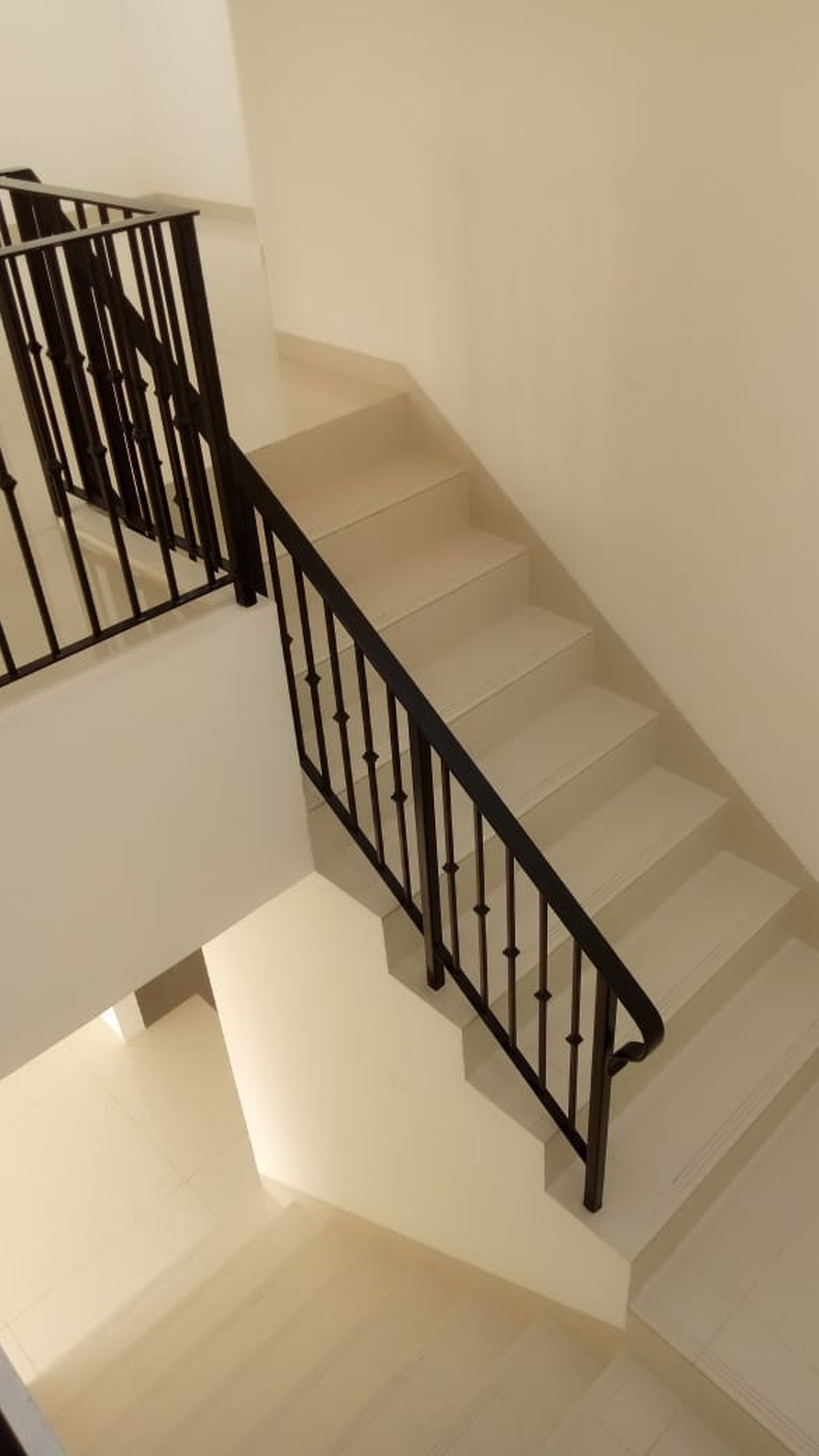 Rumah Cantik, Brand New  di Kemang Jakarta Selatan