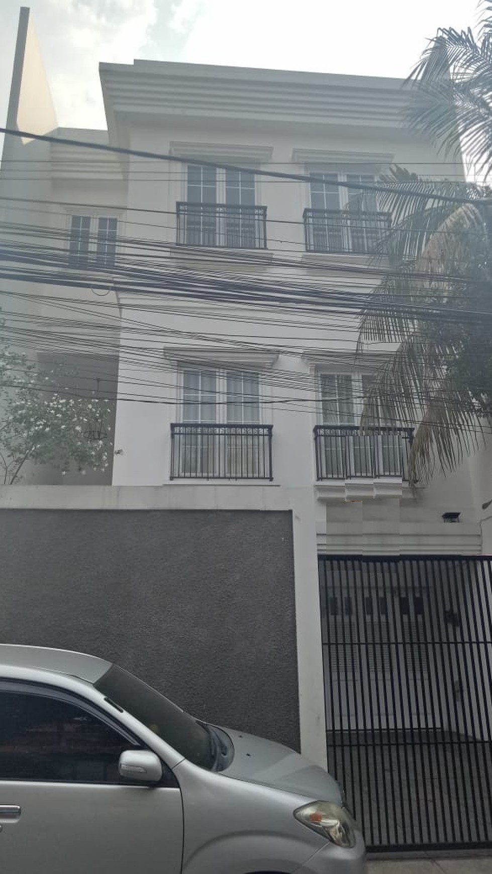 Rumah Cantik, Brand New  di Kemang Jakarta Selatan