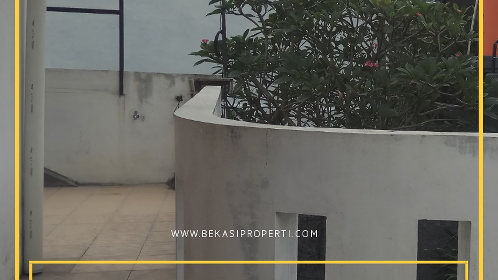 Rumah 2lantai renovasi menawan, plus kolam dan taman.