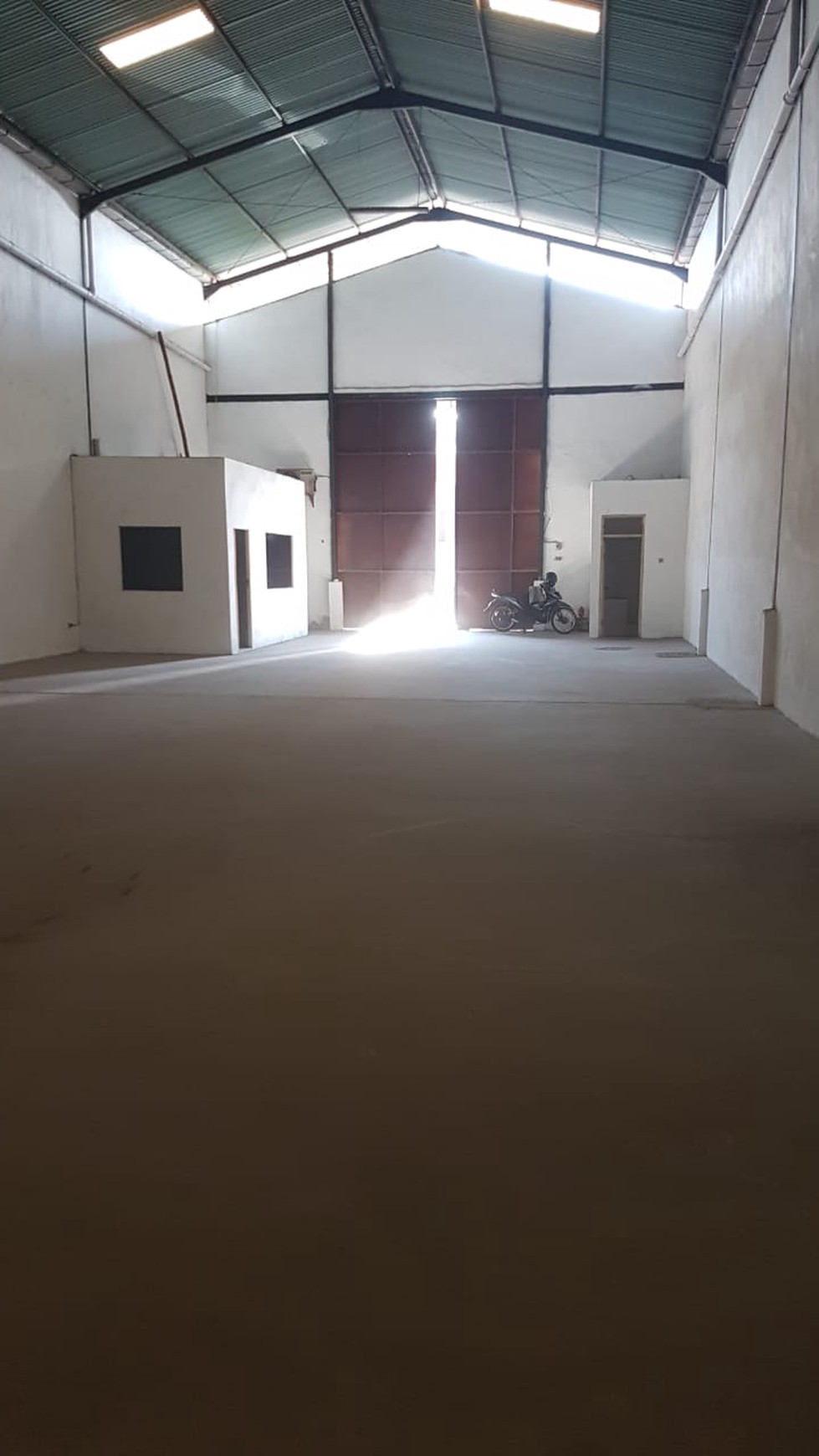 Gudang Dijual Sentral Mutiara Margo Permai Margomulyo Surabaya