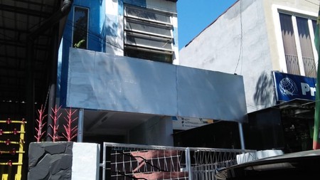 Ruko 3 lantai Strategis Jalan Kutai