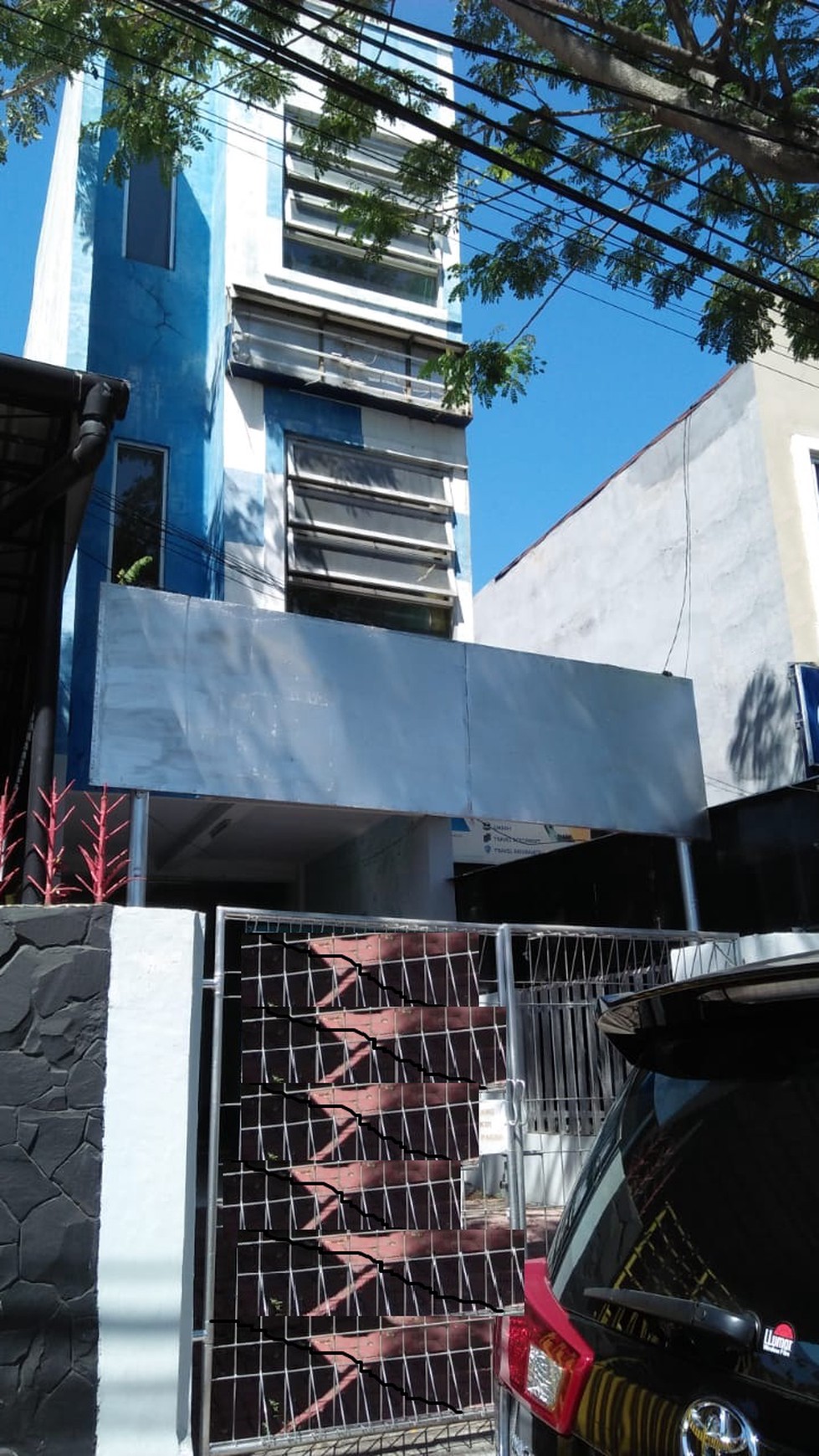 Ruko 3 lantai Strategis Jalan Kutai