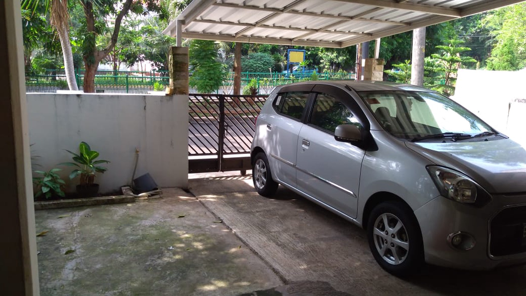 Rumah Dengan Hunian Nyaman, Asri, dan Lokasi Strategis @Jl. Kenari Bintaro