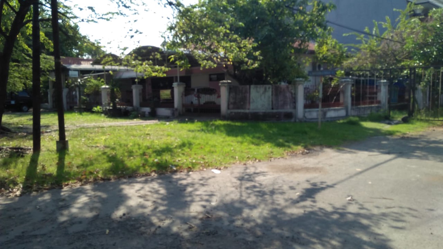 Rumah nyaman dan asri di Margorejo Indah