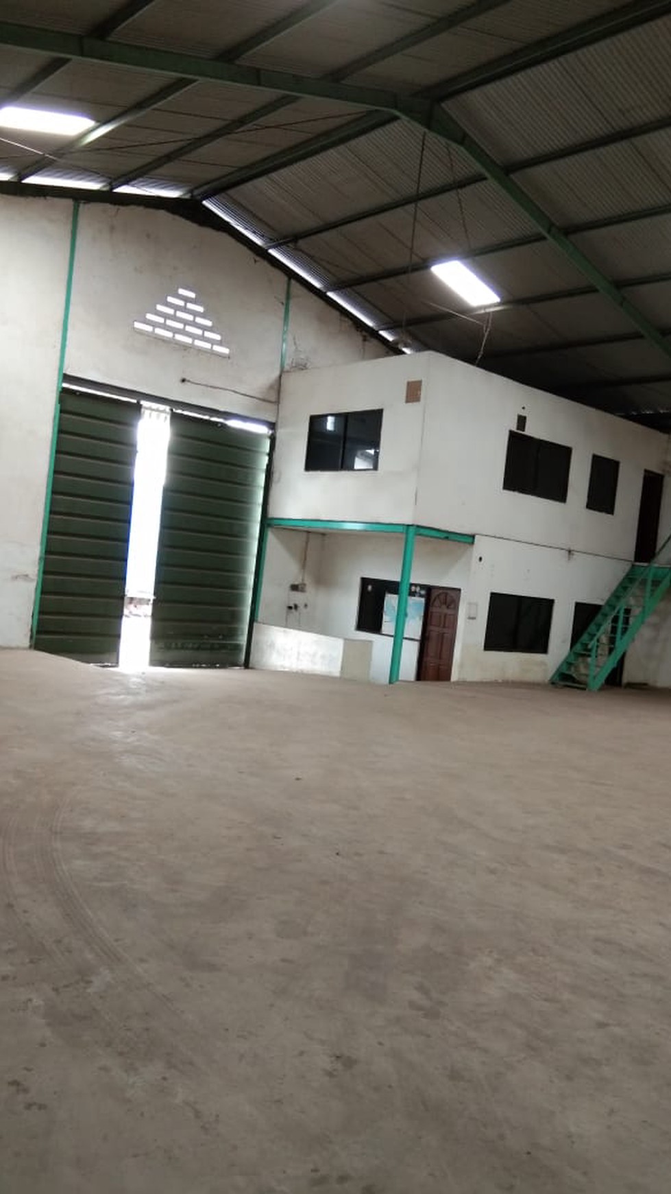 Gudang disewa margomulyo permai surabaya