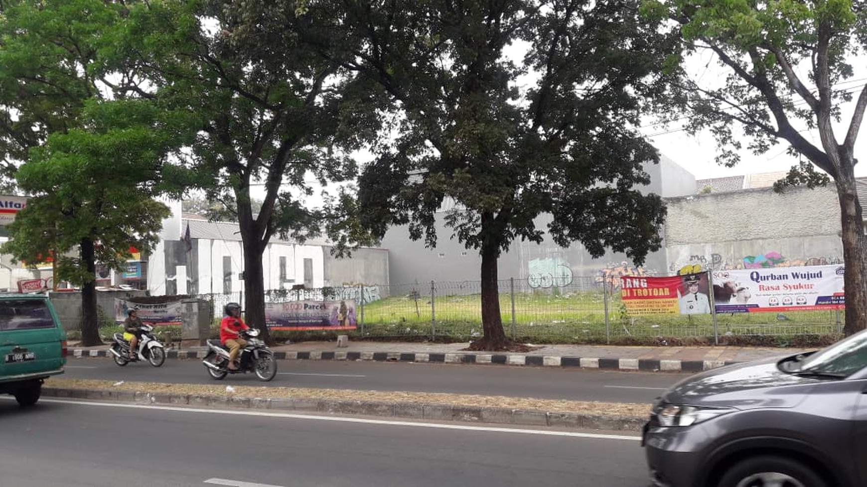 Kavling besar jarang ada di jalan utama kencana loka