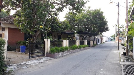 RUMAH TINGGAL COCOK UNTUK KELUARGA BESAR,JL. SUMATERA, MLATI, SLEMAN