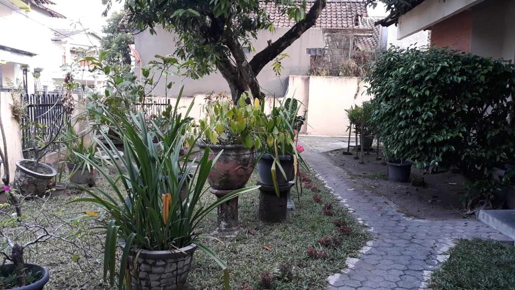RUMAH TINGGAL COCOK UNTUK KELUARGA BESAR,JL. SUMATERA, MLATI, SLEMAN