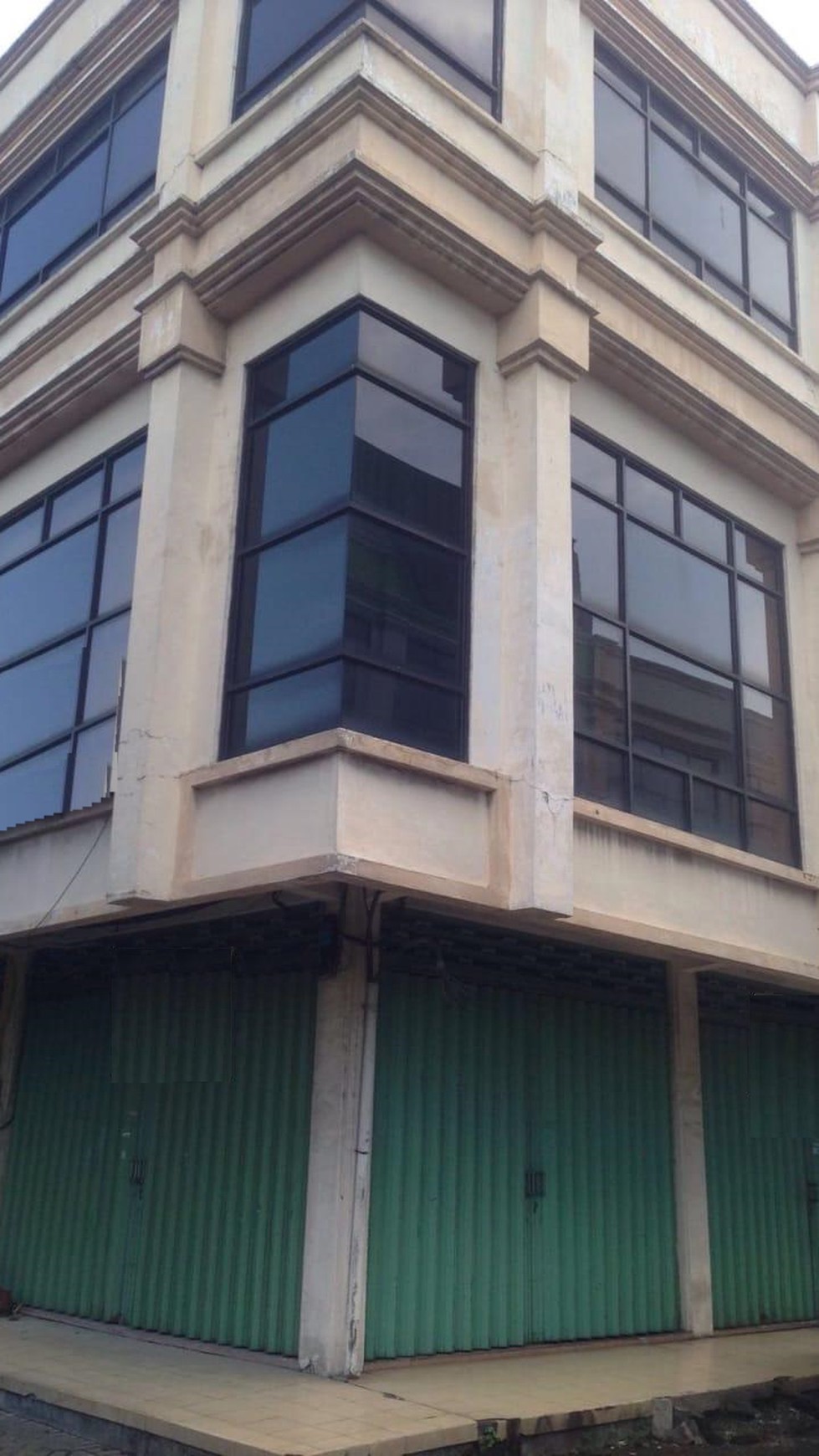 Ruko Pusat Bisnis Rungkut Megah Raya