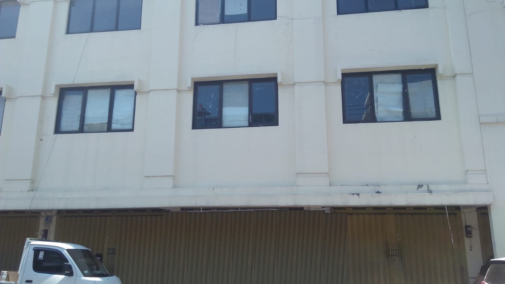 5 Ruko Jejer di Jalan Jagir, wonokromo