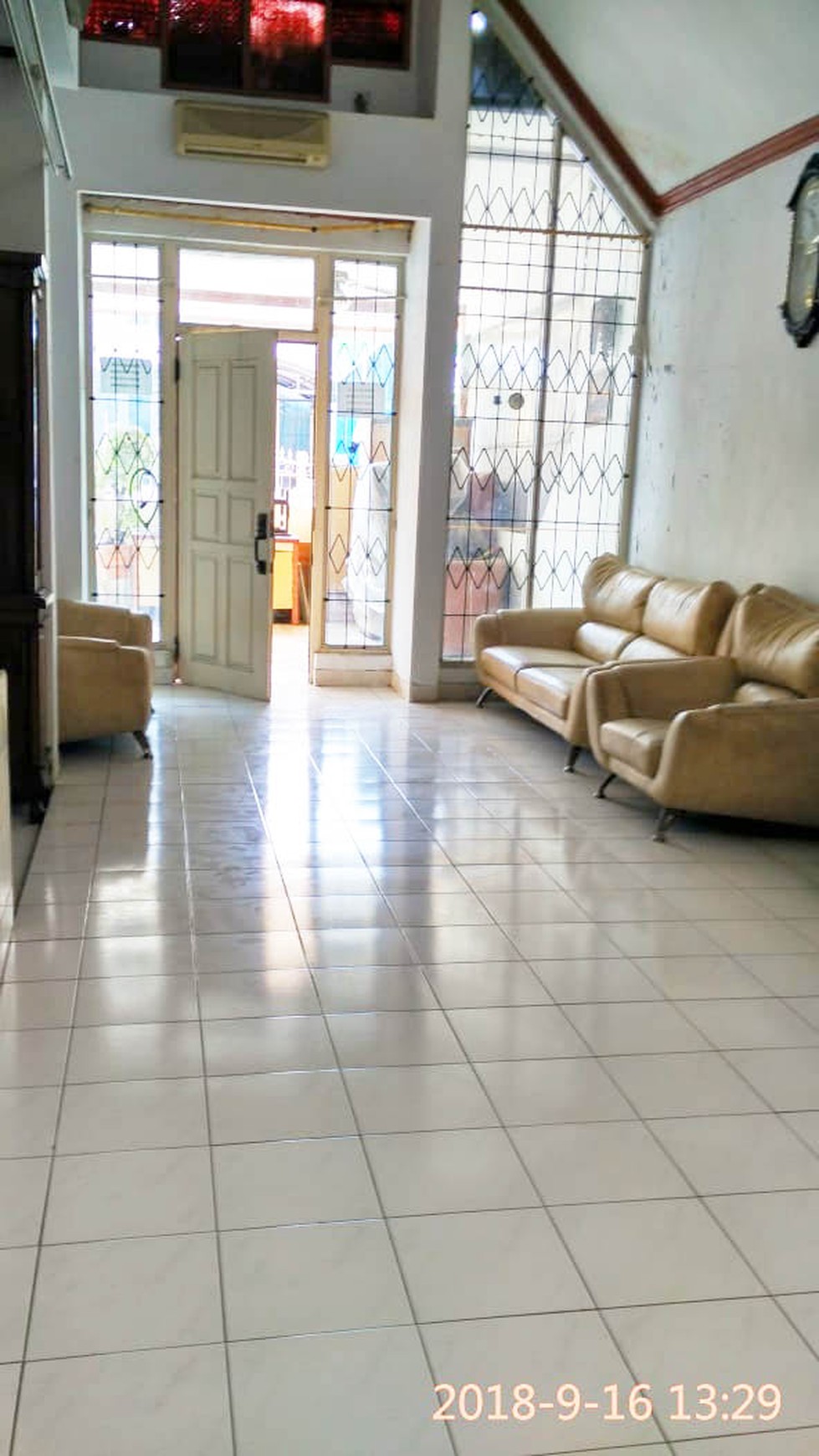 Rumah Taman Modern-Ujung Mentemg, Luas 102m2