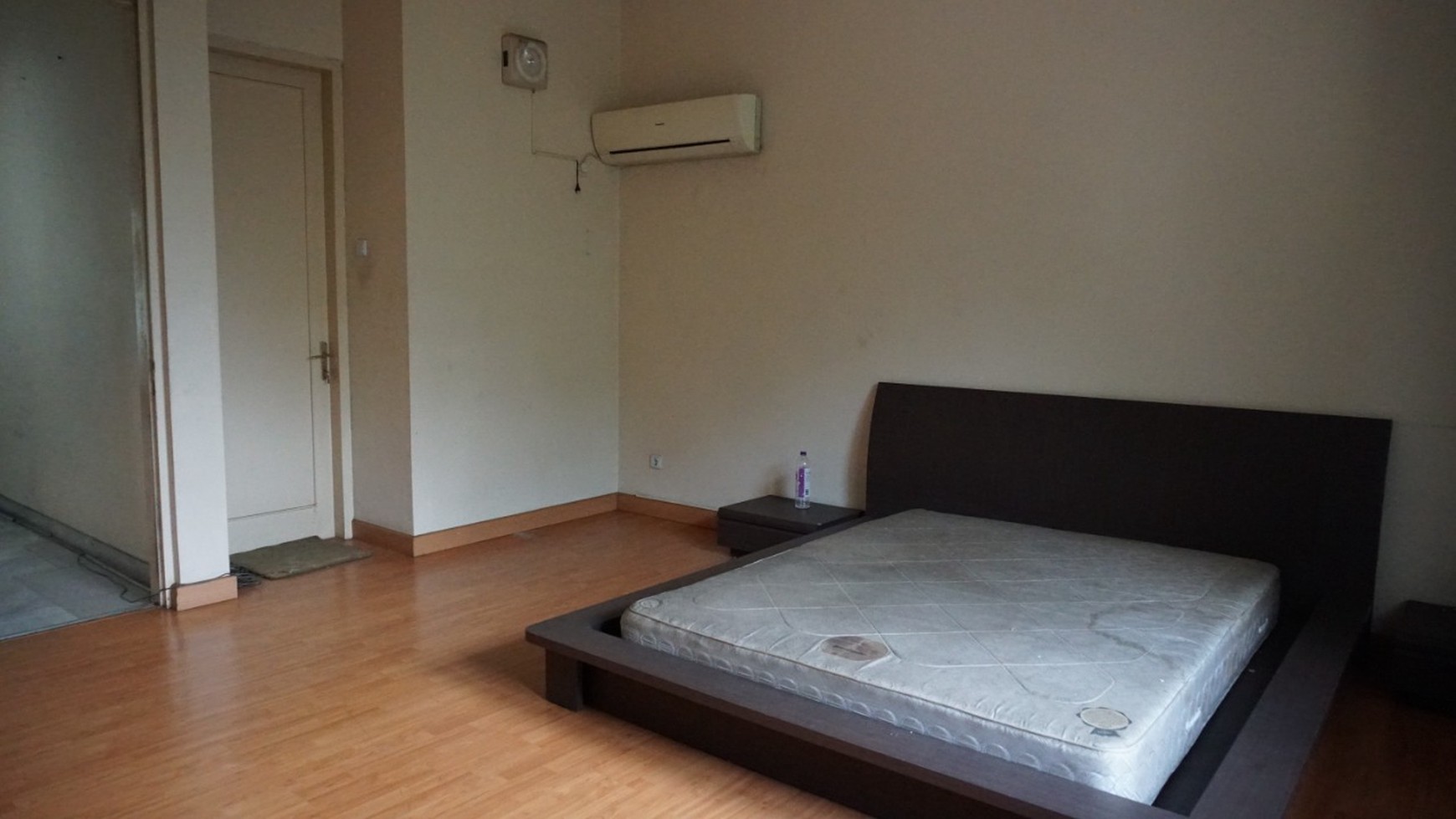 Rumah Dengan Bangunan Sangat Kokoh Di Kebayoran Baru