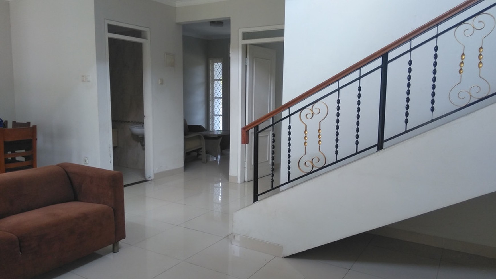 DI sewakan rumah siap huni 2 lantai di kota wisata cibubur