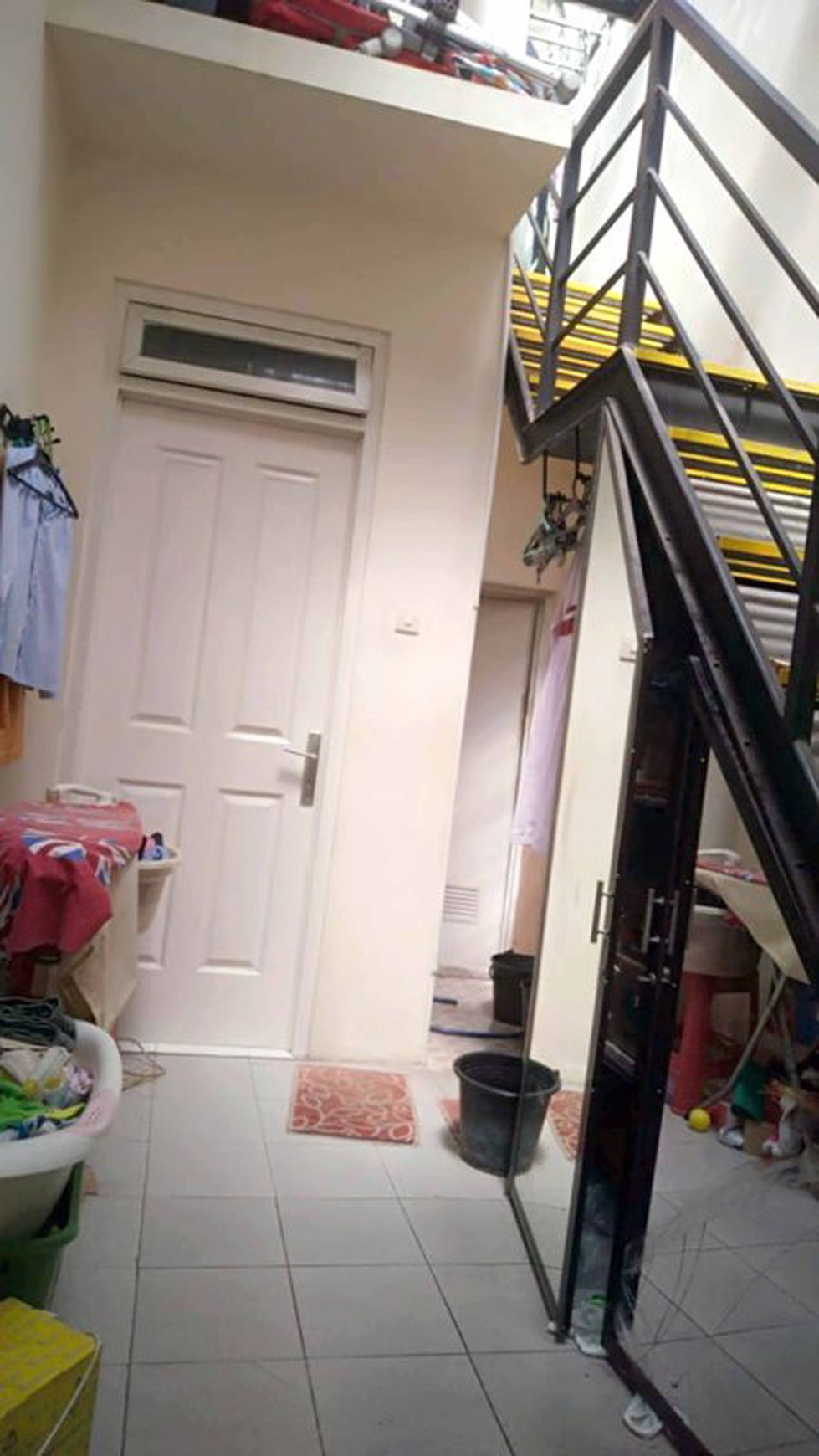 Rumah di Kutisari Indah Utara, Minimalis, Bagus, Row Jalan depan Lebar + Paving, Siap Huni